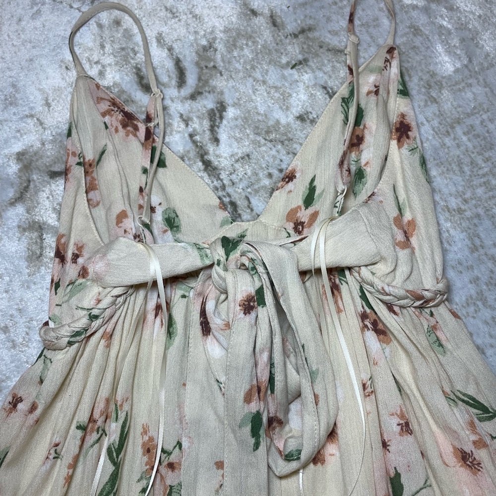 NWT Beige Floral Vneck Mini Babydoll Dress Size small - Picture 10 of 11